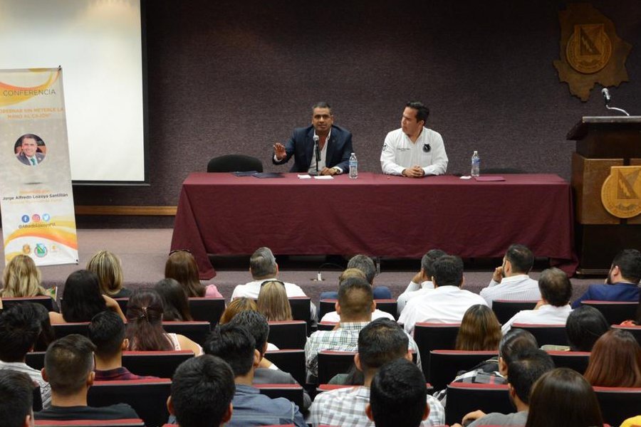 clausura-alfredo-lozoya-semana-de-ciencias-politicas-y-sociales-en-juarez.jpeg