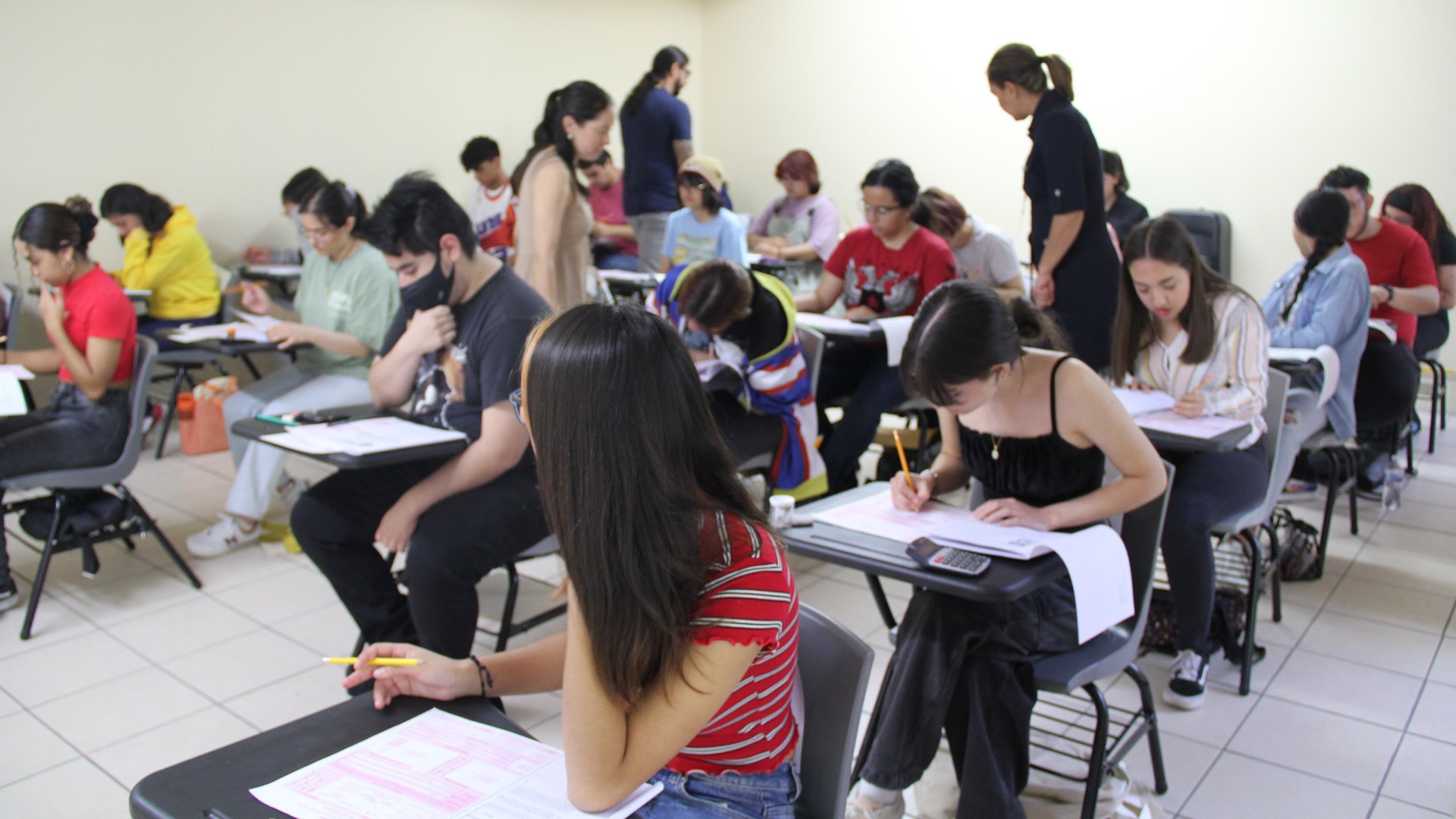 ffyl-aspirantes-para-examen-de-admision-1920x1080.jpg
