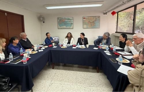 UACH participa en reunión nacional de Institutos Confucio en la Embajada de China