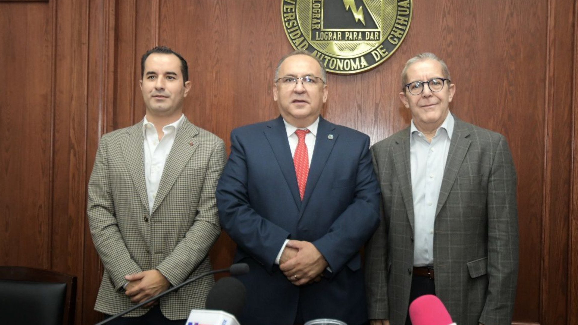 UACH_y_Banco_Santander_anuncian_becas_de_movilidad_nacional_e_internacional1920.jpg