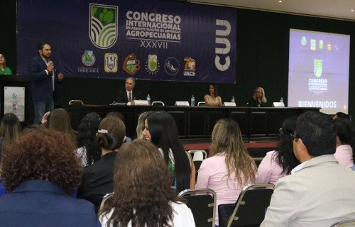 Estudiantes de Ciencias Agrícolas y Forestales presentan 28 proyectos en congreso internacional