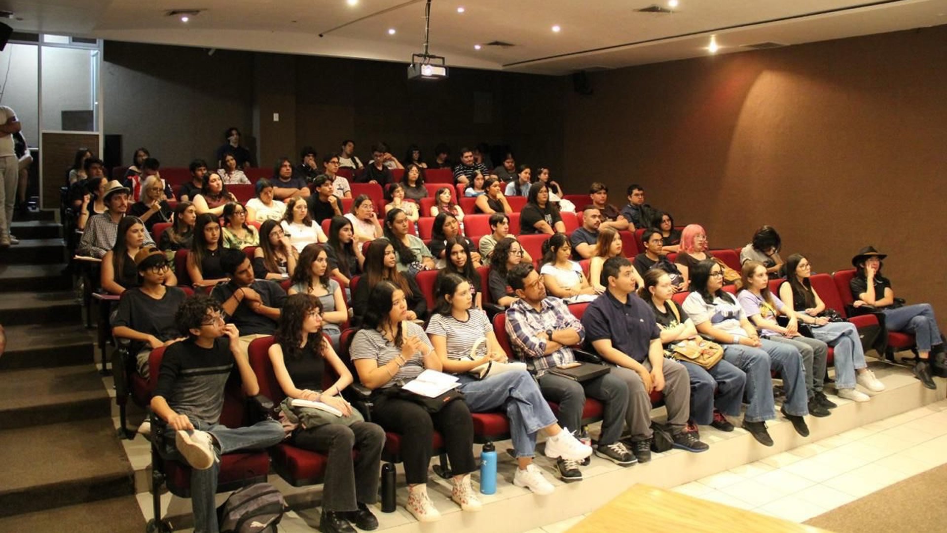 ffyl-curso-induccion-2025b-2-1920x1080.jpg