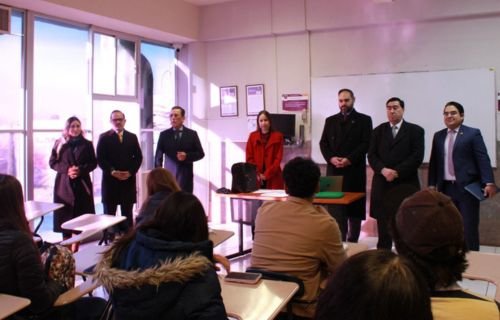 Director de la Facultad de Derecho da bienvenida a estudiantes y docentes
