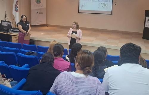 Reflexionan sobre los derechos de las mujeres en FEN-UACH Parral