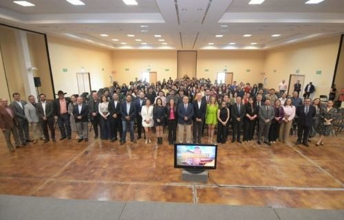 Rector de la UNAB imparte conferencia magistral en la UACH y fortalece la cooperación académica