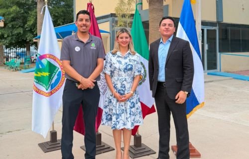 FCPyS-UACH y Consulado de El Salvador fortalecen lazos con la siembra del árbol 