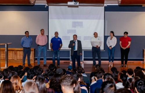 Brinda director de FING-UACH la bienvenida a 640 nuevos “castores”